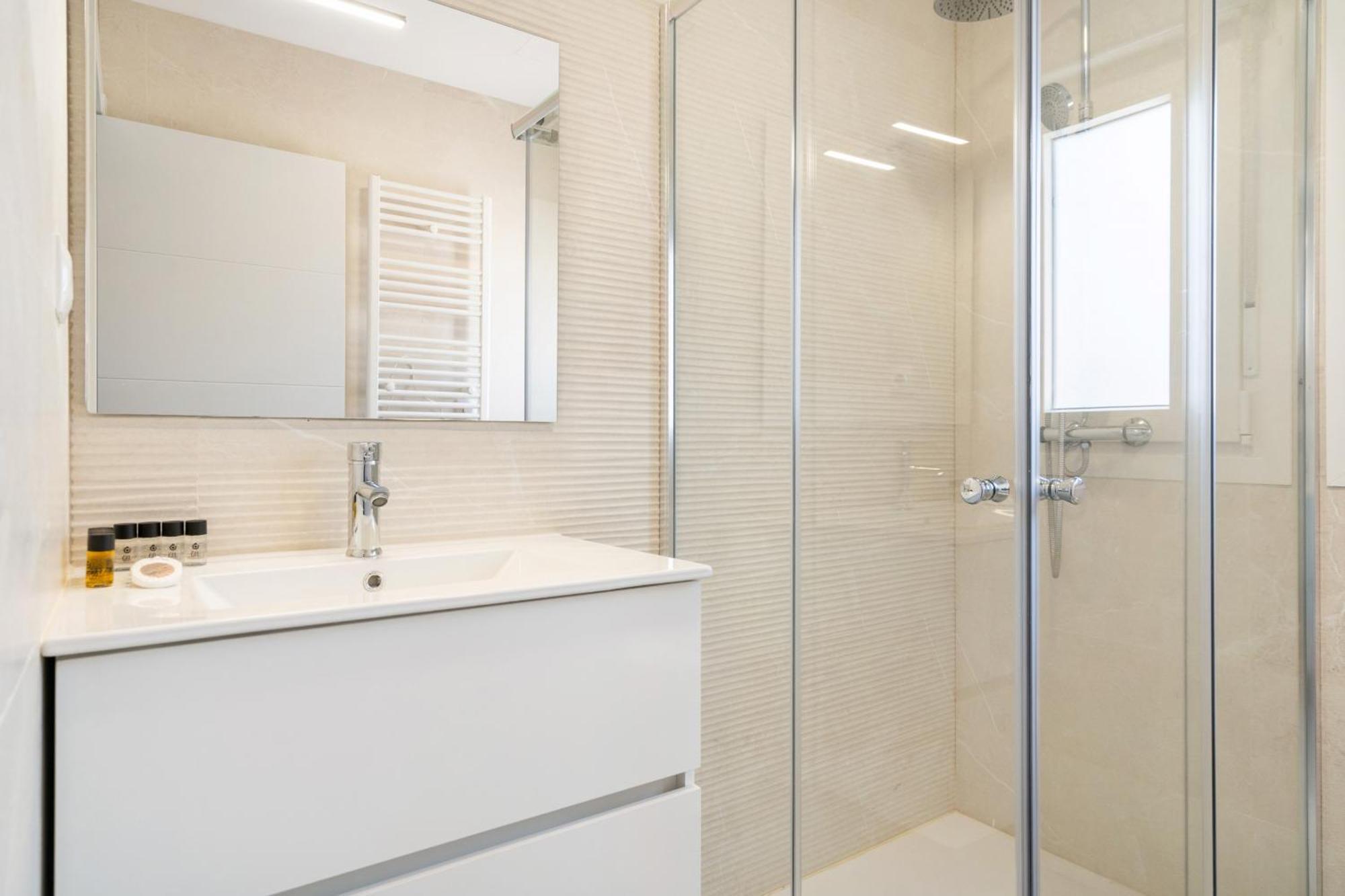 Apartamentos En La Avda De La Albufera Alquiler Temporal Madrid Esterno foto